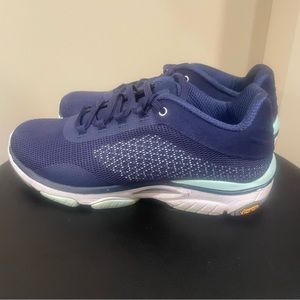 ABEO Selah Women's 9 Wide Athletic Shoe Sneaker Navy Blue Vibram Soles